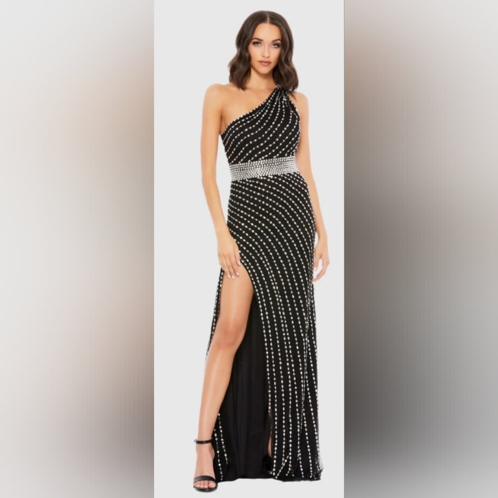 Mac Duggal 9107 Beaded Rhinestone One Shoulder Gown NWT size 2 Black